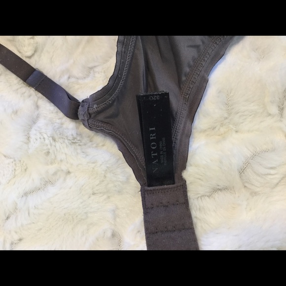 Natori 32C Lightly Padded Plunge Bra - Picture 3 of 6